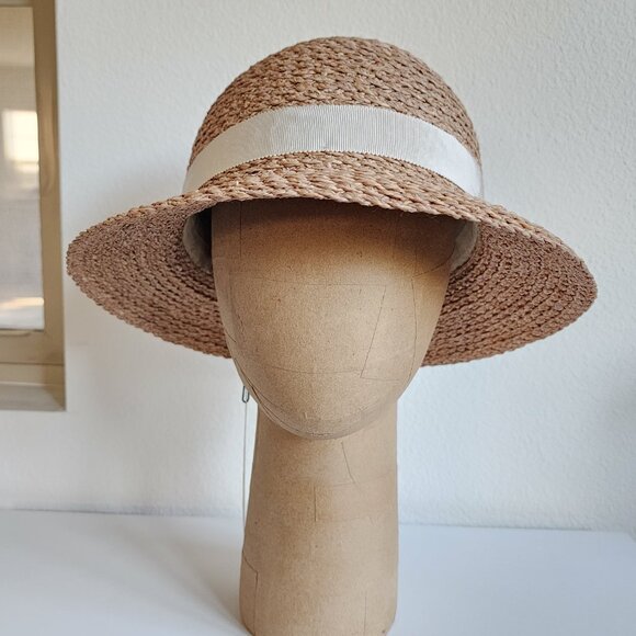 BNWT–Slightly Imperfect [ Helen Kaminski Nikki Raffia Crochet Hat🌿] (#210) - Picture 2 of 14